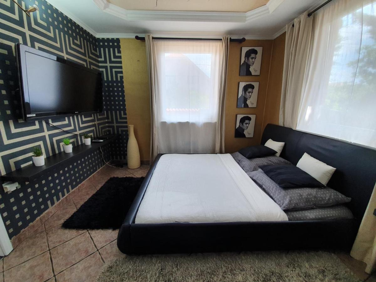 Airport Luxury Apartman 42 Vecses Ngoại thất bức ảnh